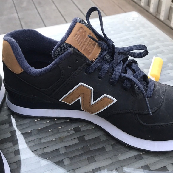 New balance shoes - Picture 3 of 4